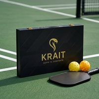Maßgefertigte Tragegriff-Geschenkbox aus recycelbarem Hartkarton mit Magnetverschluss und stoßfestem Schaumstoffeinsatz für Pickleball-Schläger-Aufbewahrung und -Verpackung