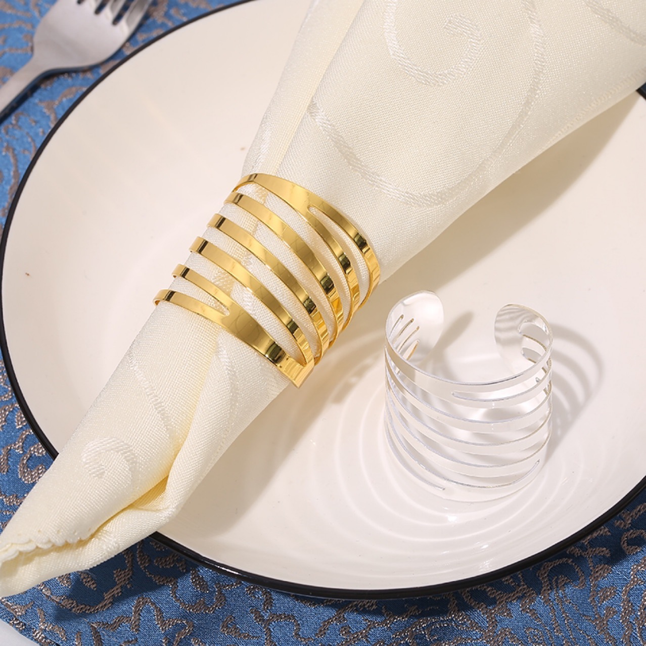 Wholesale Luxury Golden Silver Napkin Ring Table Napkin Holders for Christmas Party and Wedding Round Rings for Napkins