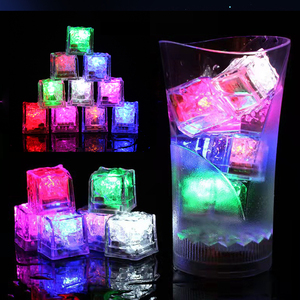 Glaçons lumineux multicolores LED 2026 pour boissons, bars, fêtes, carnaval, livraison directe - Product Image 1