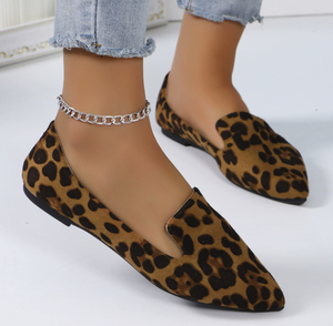 Latest Design Wholesale ladies new large-sized <strong>leopard</strong> <strong>print</strong> <strong>flat</strong> pointed tips shallow suede women casual <strong>shoes</strong> - Product Image 3