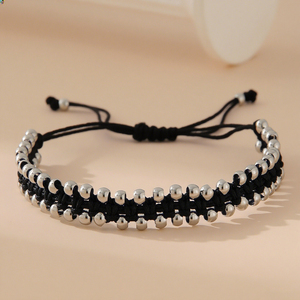 Pulseira de Macramê Ajustável em Cordão Preto Trançado Feita à Mão com Detalhes em Prata para Mulheres e Homens - Product Image 2