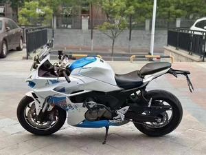 Motocicleta Supersport de 550cc, Bicilíndrica, Refrigerada por Agua, con Carenado Completo, para Carreras Deportivas y Conducción en Carretera - Product Image 4