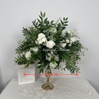 Composition florale en soie verte et blanche, verdure tombante, boule de fleurs artificielles pour la décoration de fête d'anniversaire, de fiançailles ou de banquet