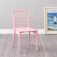 Offre Spéciale chaises en plastique empilables en résine colorées pour les fêtes d'enfants banquets d'hôtel de mariage moderne événements de restauration d'anniversaire à manger
