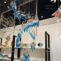 Lustre LED en verre double hauteur personnalisé pour salon, salle à manger et escalier de villa, design feuille torsadée artistique et créatif