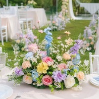 Décoration florale artificielle personnalisée en rangée de roses, pivoines et delphiniums pour scène de mariage, allée, toile de fond et centre de table