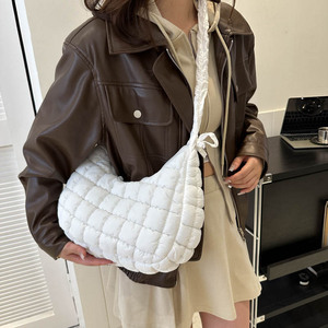 Hermosos Bolsos Cruzados de Hombro para Mujer, Bolsos de Mano Acolchados con Pliegues, Bolsos de Hombro de Algodón con Burbujas para Mujer - Product Image 2