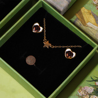 Boîte à bijoux biodégradable vintage verte en carton ondulé avec fermeture magnétique pour le stockage de bagues et de colliers Vente en gros en stock