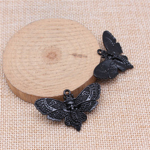 Amuleto de Aleación de Zinc con Diseño de Mariposa de la Muerte, Estrella y Murciélago, con Pentagrama y Corazón Alado, para Gargantillas Góticas y Joyería de Halloween - Product Image 5