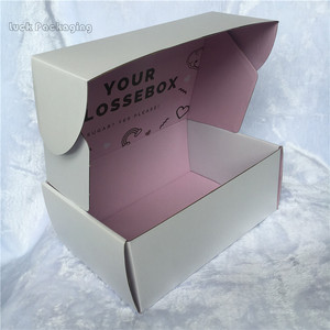 Blanco pequeño logotipo personalizado imprimir moq bajo <span class=keywords><strong>de</strong></span> cartón corrugado <span class=keywords><strong>de</strong></span> embalaje <span class=keywords><strong>de</strong></span> <span class=keywords><strong>ropa</strong></span> <span class=keywords><strong>de</strong></span> la caja <span class=keywords><strong>de</strong></span> envío <span class=keywords><strong>para</strong></span> <span class=keywords><strong>ropa</strong></span> - Product Image 3