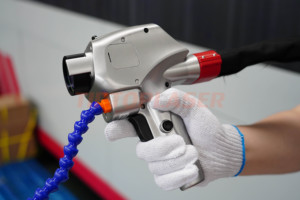 Máquina de <span class=keywords><strong>Limpieza</strong></span> Láser de Pulso Refrigerada por Aire de Doble Pantalla Superior de 300W con Eliminación de Óxido para Tuberías de Cobre y Latón, Funcionamiento Continuo - Product Image 4