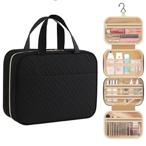 Sac organisateur cosmétique de maquillage de bonbons de style anglais portable avec logo personnalisé du fabricant Sac en polyester matelassé pour crochet de suspension - Product Image 1