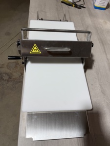 <span class=keywords><strong>Laminoir</strong></span> à Pâte Manuel de Comptoir pour Boulangerie, Machine à Pétrir les Pâtes, Farine de Blé, Légumes, Soja, Moulin à Farine pour Pizza et Pain - Product Image 4
