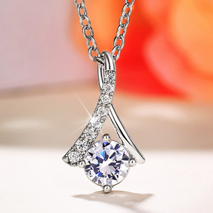 Collier pendentif éventail pour femme, breloque en forme de V, bijoux tendance - Product Image 2