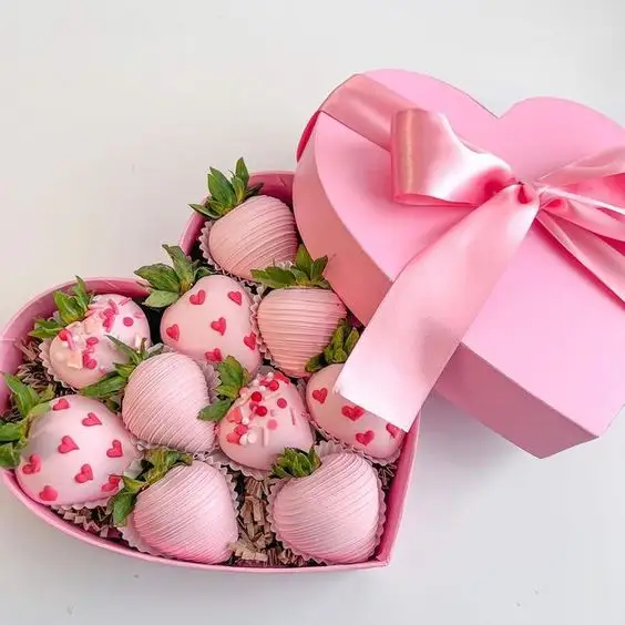 Impression personnalisée papier de luxe vide fraise boîte de cadeau de bonbons boîte d'emballage de chocolat avec ruban