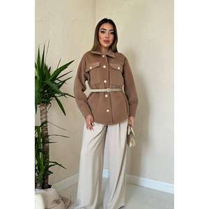 Chemises en cachemire camel pour femmes avec boutons dorés – Collection en gros de chemisiers et chemises élégants - Product Image 4