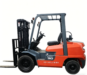 Chariot élévateur à fourche GPL Toyota d'occasion en bon état, 3 tonnes, chariot élévateur à gaz Toyota, 3 mètres - Product Image 1