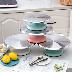 Plateaux tournants en alliage d'aluminium pour la décoration de gâteaux, vente en gros d'usine, plateaux tournants pour gâteaux d'anniversaire, outils de pâtisserie pour usage domestique et commercial - Product Image 1