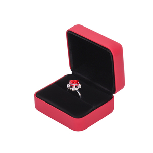 Custom Wholesale Luxury PU Leather Vintage Metal Portable Jewellery <b>Box</b> - Product Image 2