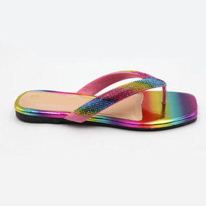 Nuevas zapatillas <span class=keywords><strong>de</strong></span> mujer <span class=keywords><strong>con</strong></span> diamantes <span class=keywords><strong>de</strong></span> imitación y arcoíris ostentosas, chanclas para mujer, zapatillas <span class=keywords><strong>de</strong></span> playa <span class=keywords><strong>de</strong></span> verano para mujer, <span class=keywords><strong>sandalias</strong></span>, zapatillas planas para mujer y Niña - Product Image 4