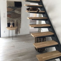 DAIYA escaliers flottants détails de construction avec CHÊNE solide bande de roulement en bois et garde-corps en verre
