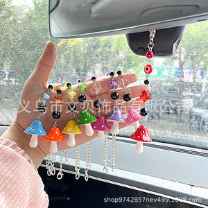 Porte-clés en résine coloré en forme de champignon, pendentif de dessin animé, breloque pour voiture ou sac, cadeau unisexe, origine Yiwu - Product Image 1