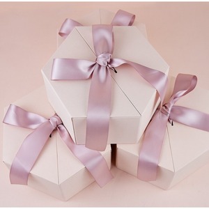 Caja de Regalo de Papel con Forma Especial Personalizada para Flores, Perfumes, Cosméticos y Productos para el Cuidado de la Piel, con Cinta de Seda - Product Image 3