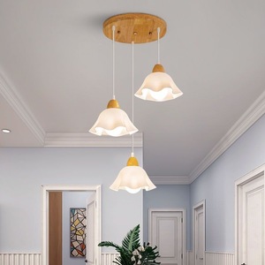 Suspension nordique unique, abat-jour pétale crème, lampe de bar en bois moderne et minimaliste, portée 10-15m - Product Image 2