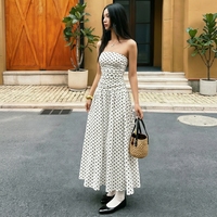 Robe longue d'été fluide plissée taille haute vintage à pois sans col ni bretelles pour femme 2026
