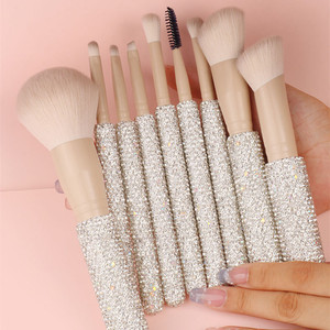Lilywild personnalisé qualité cadeau cristal <span class=keywords><strong>maquillage</strong></span> pinceau ensemble professionnel <span class=keywords><strong>paillettes</strong></span> Vegan diamant Bling pinceaux de <span class=keywords><strong>maquillage</strong></span> avec <span class=keywords><strong>strass</strong></span> - Product Image 4