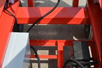 Plateforme de travail élévatrice mobile industrielle en alliage d'aluminium avec ciseaux électriques, pieds stabilisateurs extensibles, hauteur maximale 24m, capacité 100kg