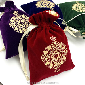 Sacchetto per Carte dei Tarocchi in Velluto Nero con Logo Personalizzato e Fodera in Raso - Product Image 4