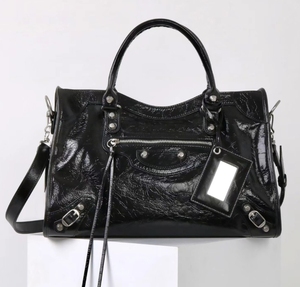 Borsa a Mano Le City da Donna in Vera Pelle Borse e Borsette di Lusso Firmate con Borchie Stile Motociclista - Product Image 1