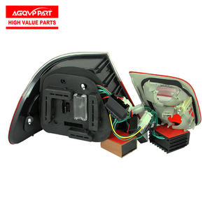 Pièces détachées de véhicules Accessoires de voiture Feu <span class=keywords><strong>arrière</strong></span> pour <span class=keywords><strong>BMW</strong></span> Série 3 <span class=keywords><strong>E46</strong></span> 1999-2006 <span class=keywords><strong>Feux</strong></span> <span class=keywords><strong>arrière</strong></span> à <span class=keywords><strong>LED</strong></span> rouges/fumées chromés - Product Image 3