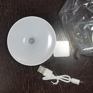 Aulipur Lampe de nuit moderne à 8 LED avec détecteur de mouvement PIR, blanc chaud, interrupteur réglable, écologique, alimentée par USB pour usage résidentiel - Product Image 5