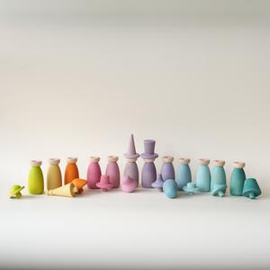 Giocattolo Educativo Montessori in Legno: Bambole Arcobaleno con Cappelli Intercambiabili, Gioco di Ruolo per Bambini, Abbinamento Colori e Impilamento per Bambini e Bambine - Product Image 4