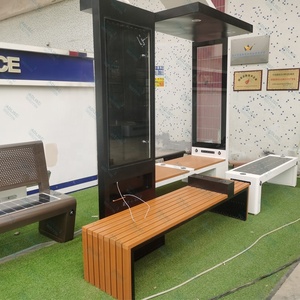 Banc publicitaire intelligent en acier inoxydable et <span class=keywords><strong>bois</strong></span> composite (WPC) à énergie <span class=keywords><strong>solaire</strong></span> CE, <span class=keywords><strong>panneau</strong></span> <span class=keywords><strong>solaire</strong></span> 160W, 4 ports USB, 2 chargeurs sans fil - Product Image 3
