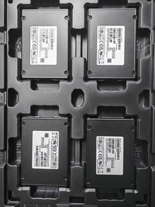 HORNG SHING Disque SSD utilisé MZWLO1T9HCJR-00A07 PM1743 U.2 1.92T SATA 6Gbps SSD - Product Image 6