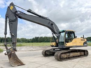 Excavatrice sur chenilles Volvo EC240CL d'origine de 24 tonnes, modèle 2023, d'occasion avec 1 an de garantie sur le moteur/pompe - Product Image 6