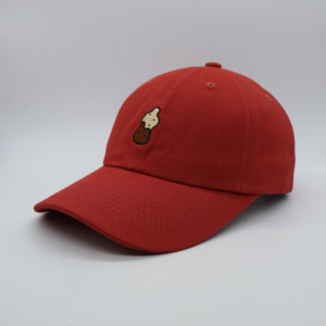 Gorra de Béisbol Deportiva de Algodón de 6 Paneles Color Rojo Cacahuete de Lujo, Bordado Personalizado, Diseño Deportivo Suave - Product Image 1