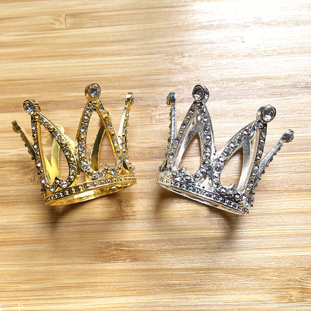 Wholesale Crystal Ball Base Crown Shape Metal Sphere Stand Cake Small Crown for Decoration