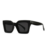 Lunettes de soleil tendance 2026 : Monture rectangulaire vintage de marque, verres colorés, style carré, idéales pour l'été