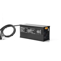 36V-72V Çıkış 1200W Ayarlanabilir Güç Dijital Ekranlı Masaüstü Şarj Cihazı %90 Verimlilik Metal Gövdeli Lityum Pil