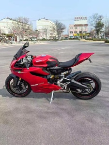 Moto Ducati 899 Panigale de luxe, bicylindre en L, injection électronique, puissante, super sport, vitesse 280 km/h - Product Image 4
