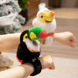 Bracelet à clipser avec pendentif d'épaule en peluche personnalisé : Pigeon, Perroquet, Animal à <span class=keywords><strong>bec</strong></span> géant, Vente en gros, Jouets pour bébés 12 cm - Product Image 4
