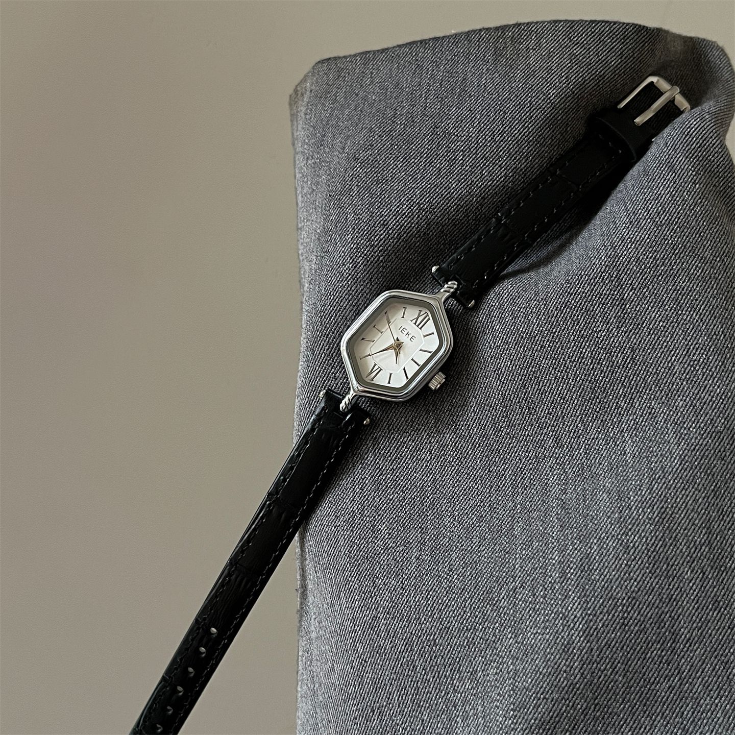Black belt silver frame white face
