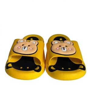 Ciabatte Gialle Cartoon con Tomaia in EVA, Suola Antiscivolo da 20MM, Punta Aperta, Per Tutte le Stagioni, Uso Domestico, Taglie 24-35, Logo Stampato in 3D - Product Image 1