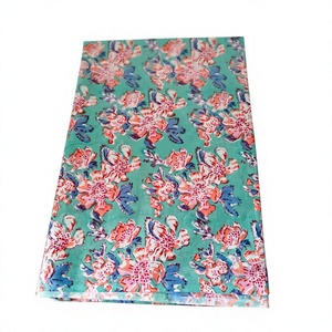 Tissu imprimé floral, impression à la main, motif floral, lavable, vert, rose, bleu, textile de maison - Product Image 1