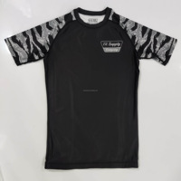Dropshipping Jiu jitsu rashguard fitness séchage rapide logo personnalisé noir cool pour les femmes chemise de compression à manches courtes rashguard bjj