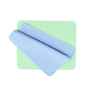 Paño de Microfibra de Gamuza Personalizado al por Mayor para Limpieza de Lentes de Gafas, Paño Suave para Limpiar Lentes con Empaque de Bolsa OPP Separada - Product Image 2